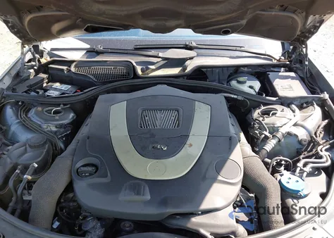 2008 Mercedes-Benz S 550 4Matic z USA, uszkodzony, nr VIN WDDNG86X48A208799